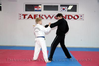 taekwondo kwon samoobrana17